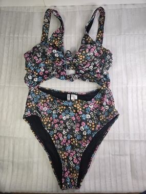 Celebrity Pink Floral Cutout One-Piece Swimsuit - Multicolor